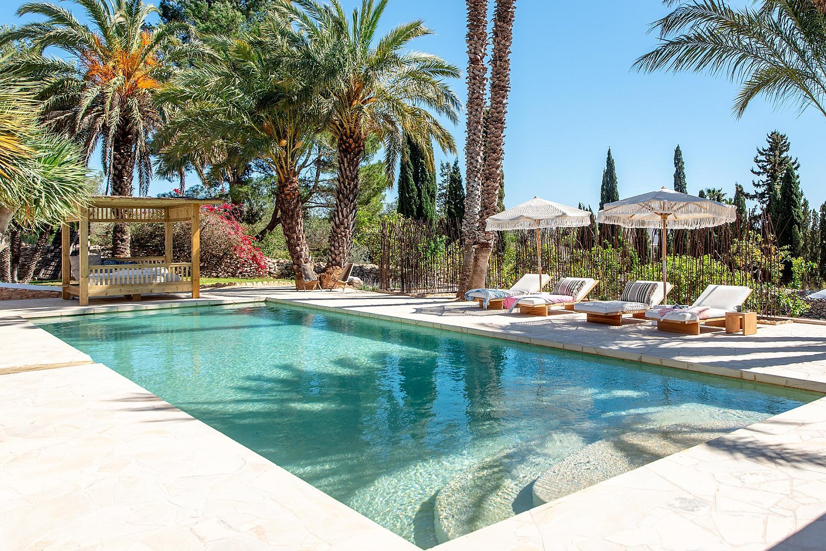 Enjoy an unforgettable time in a villa for long term rental in the charming Santa Gertrudis in Ibiza