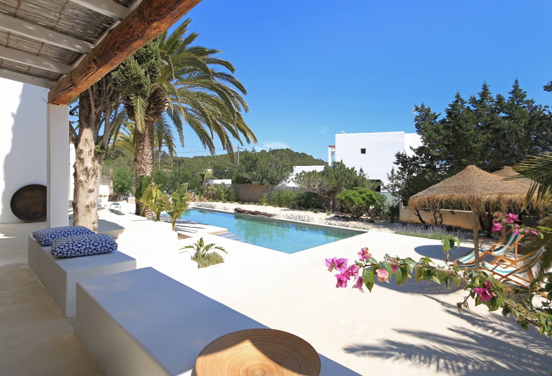 Alquile una finca en San Carlos para disfrutar de unas vacaciones inolvidables en Ibiza
