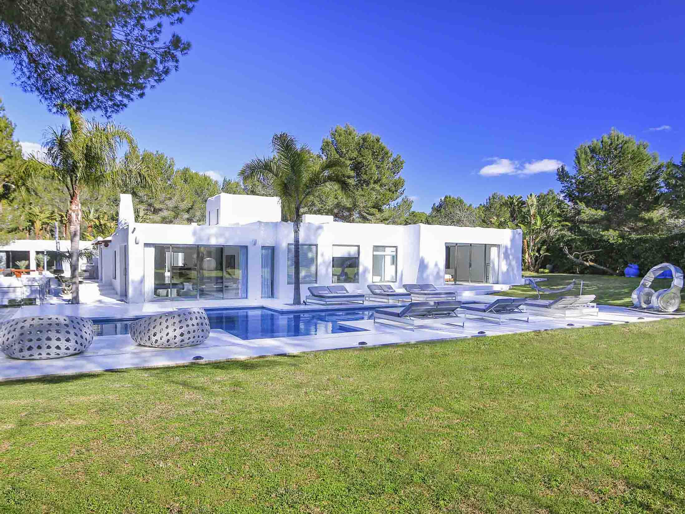 Exclusive modern property boasting traditional Ibizan charm