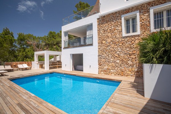 Excellent rental villa with stunning views over the west coast