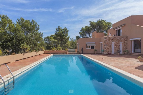 Villa with beautiful sea and country views