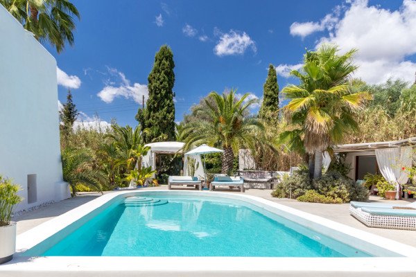 Finca with rental licence close to Ibiza town