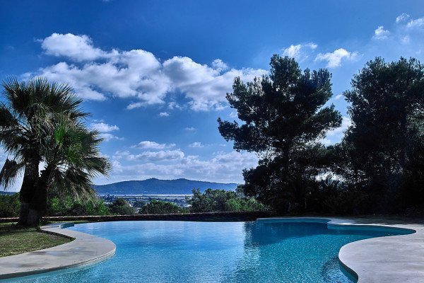 Modern luxury villa with stunning views 