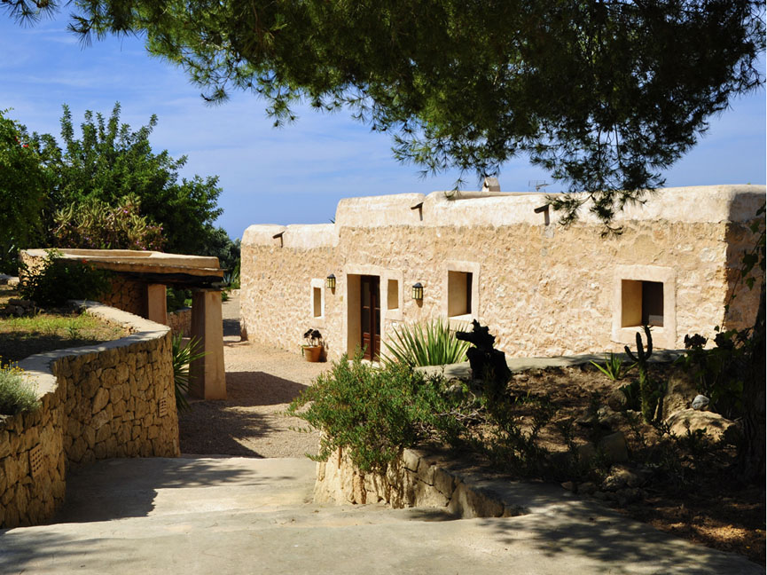 Alquile un inmueble de ensueño para sus próximas vacaciones cerca de las playas más bonitas de las isla con Engel & Völkers Ibiza