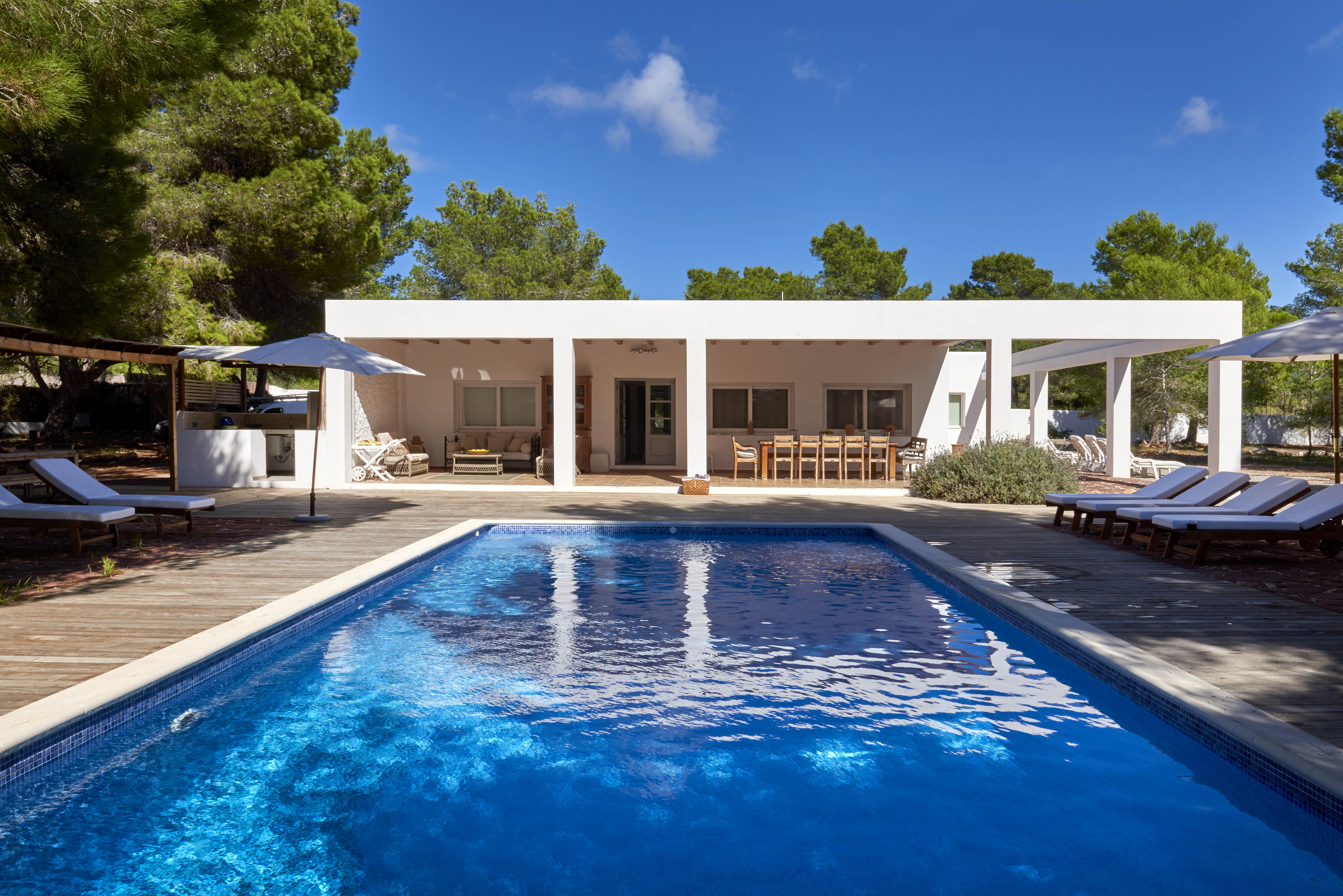 Lovely villa in the middle of the woods close to Cala Jondal