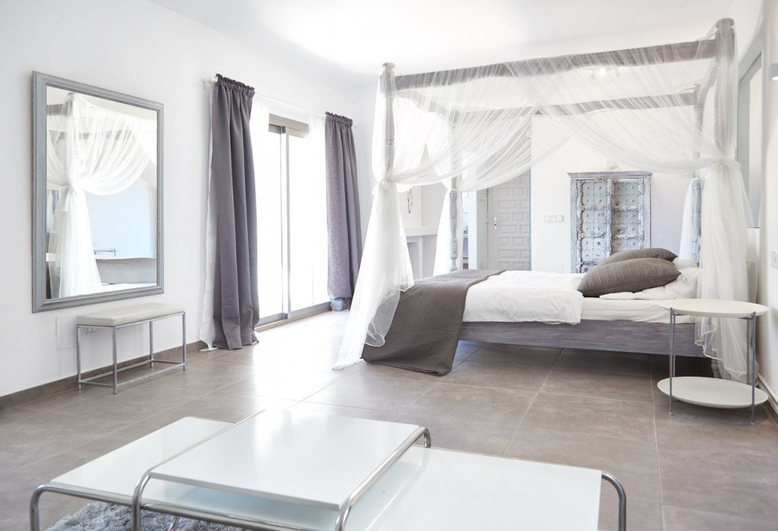 4 bedroom villa in Cala d’Hort - 17