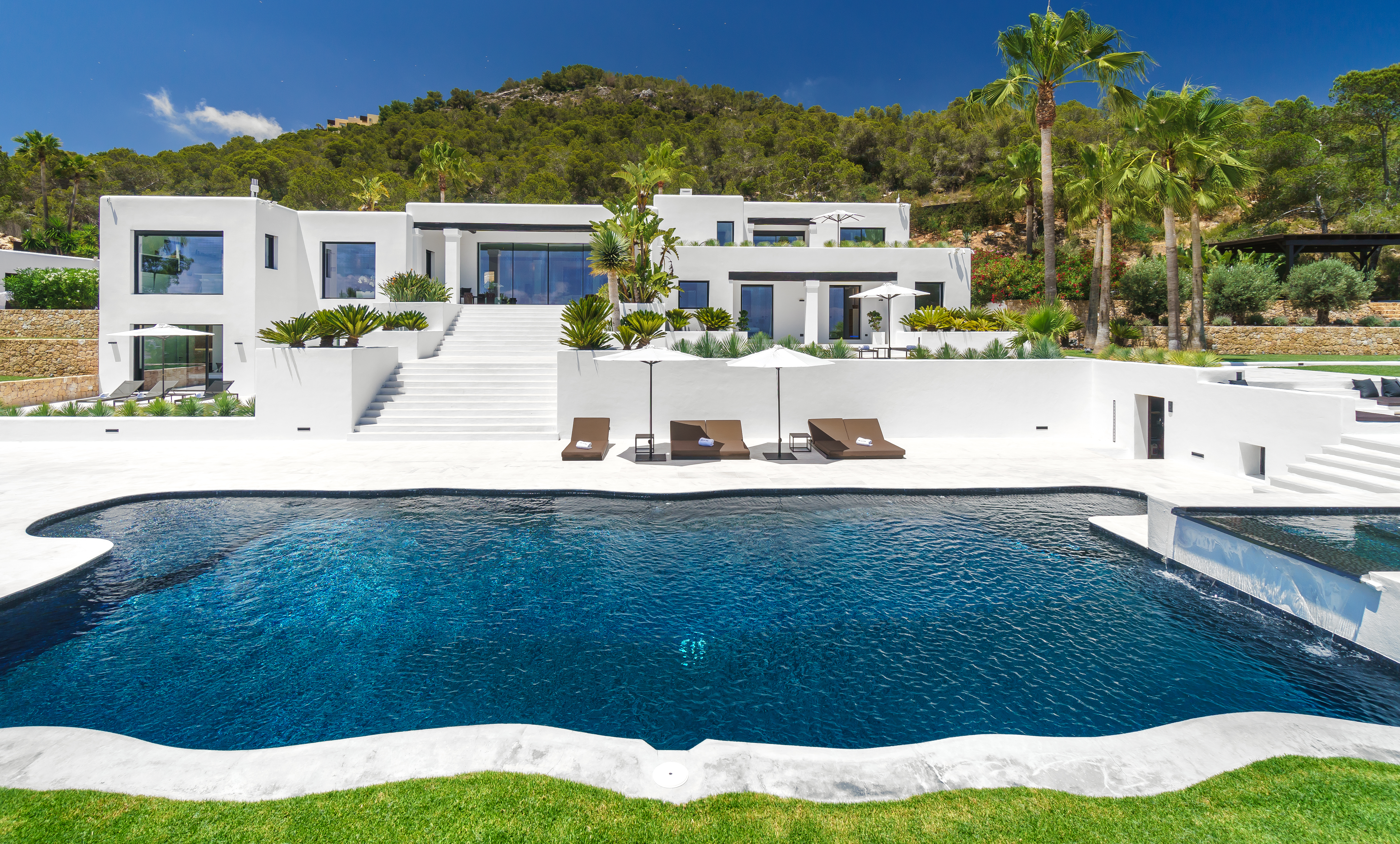Exclusive spacious villa close to Ibiza town