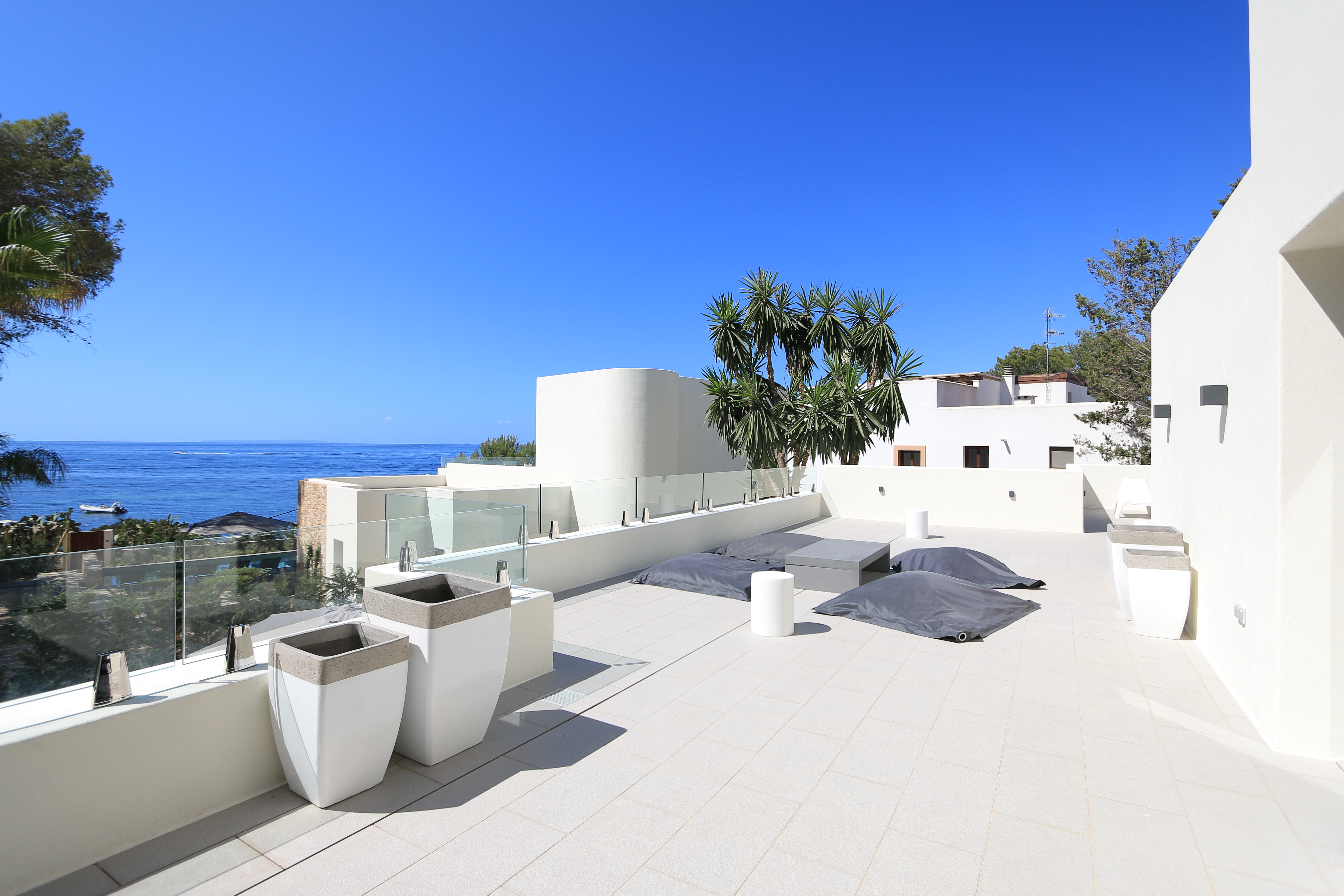 Newly built modern villa on second line to the sea