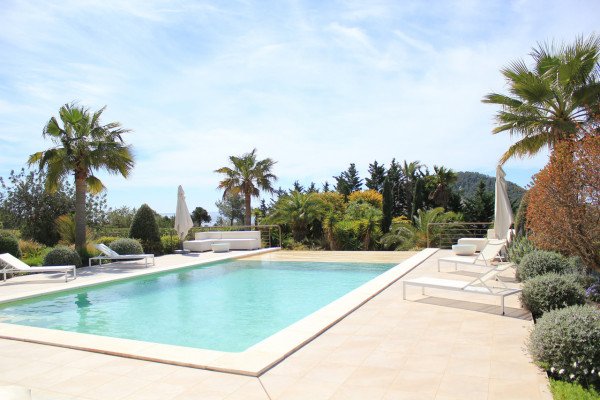 Exceptional villa in prestigious Cala Jondal