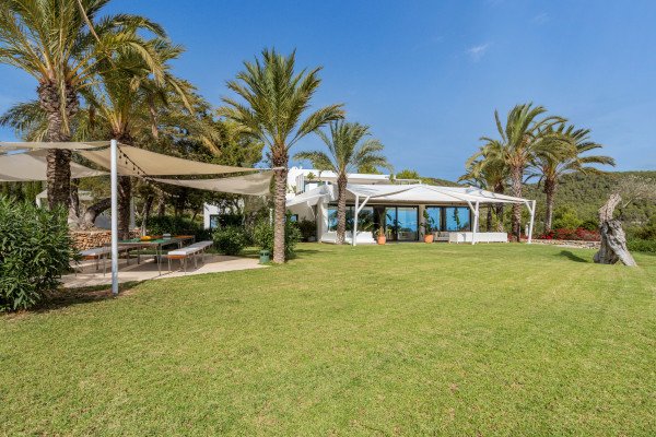 Luxury and space close to Ibiza town