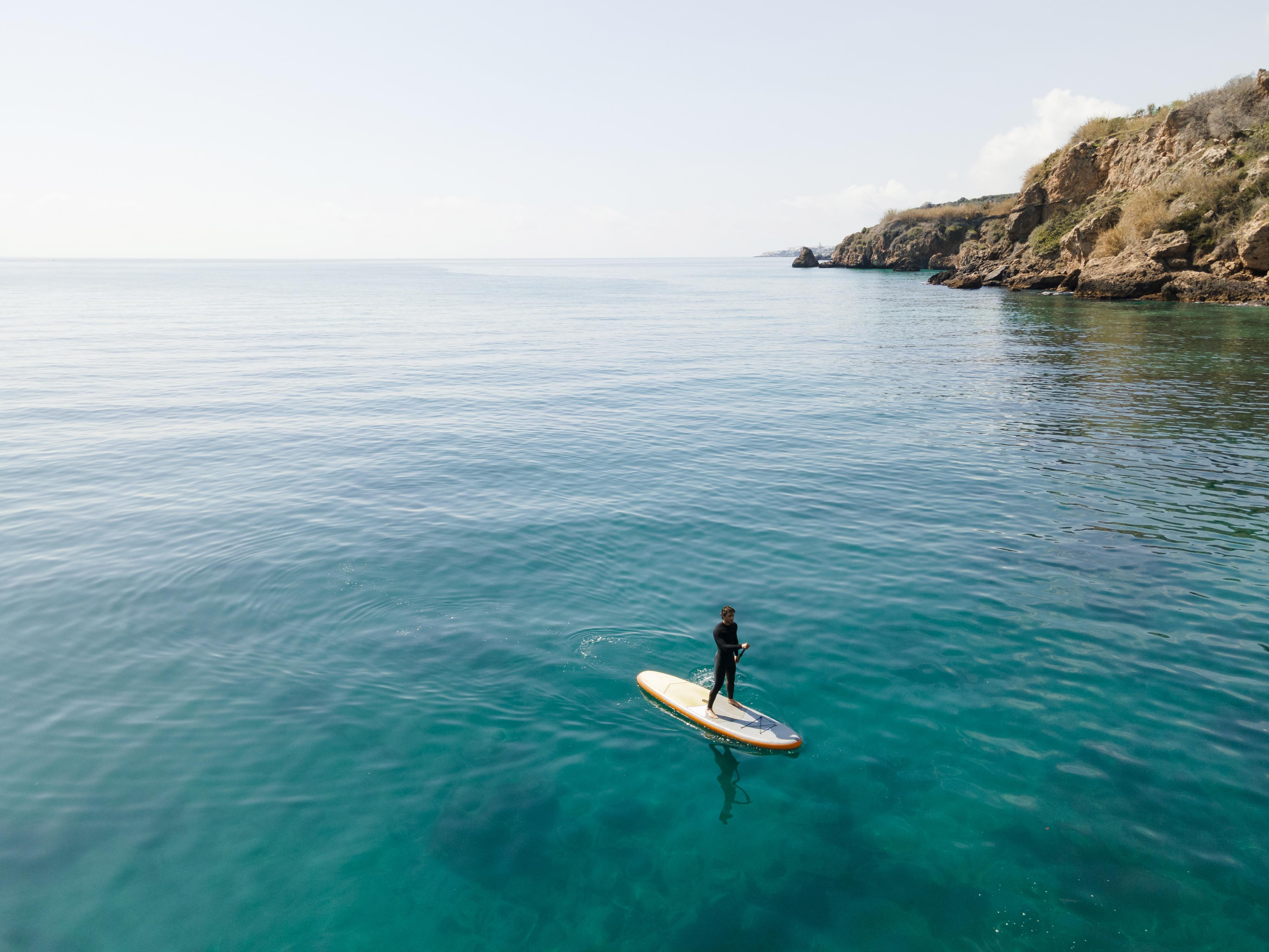Su guía de deportes acuáticos y propiedades cercanas en Ibiza