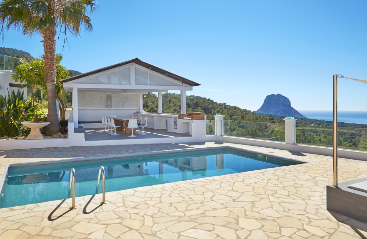 4 bedroom villa in Cala d’Hort - 19