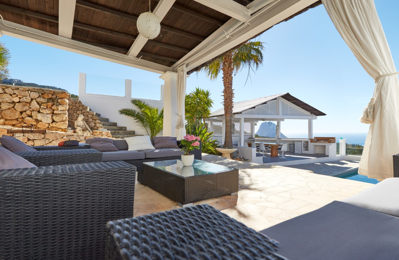 4 bedroom villa in Cala d’Hort - 17