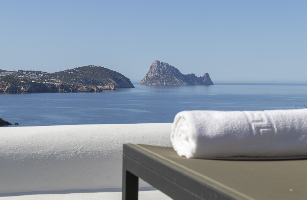 Stylish Cala Conte villa with privileged views - 10