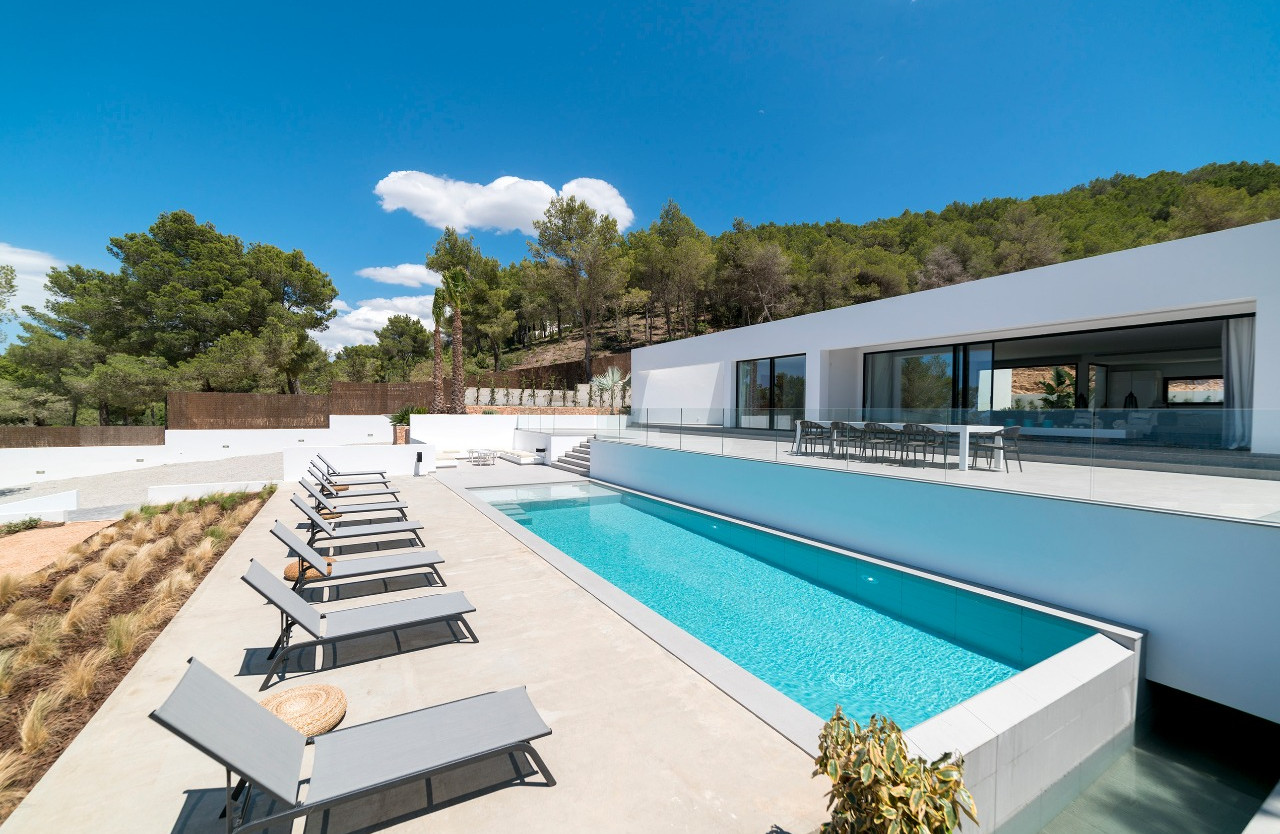 Minimalistic luxury villa in the hills of Sant Josep - 1