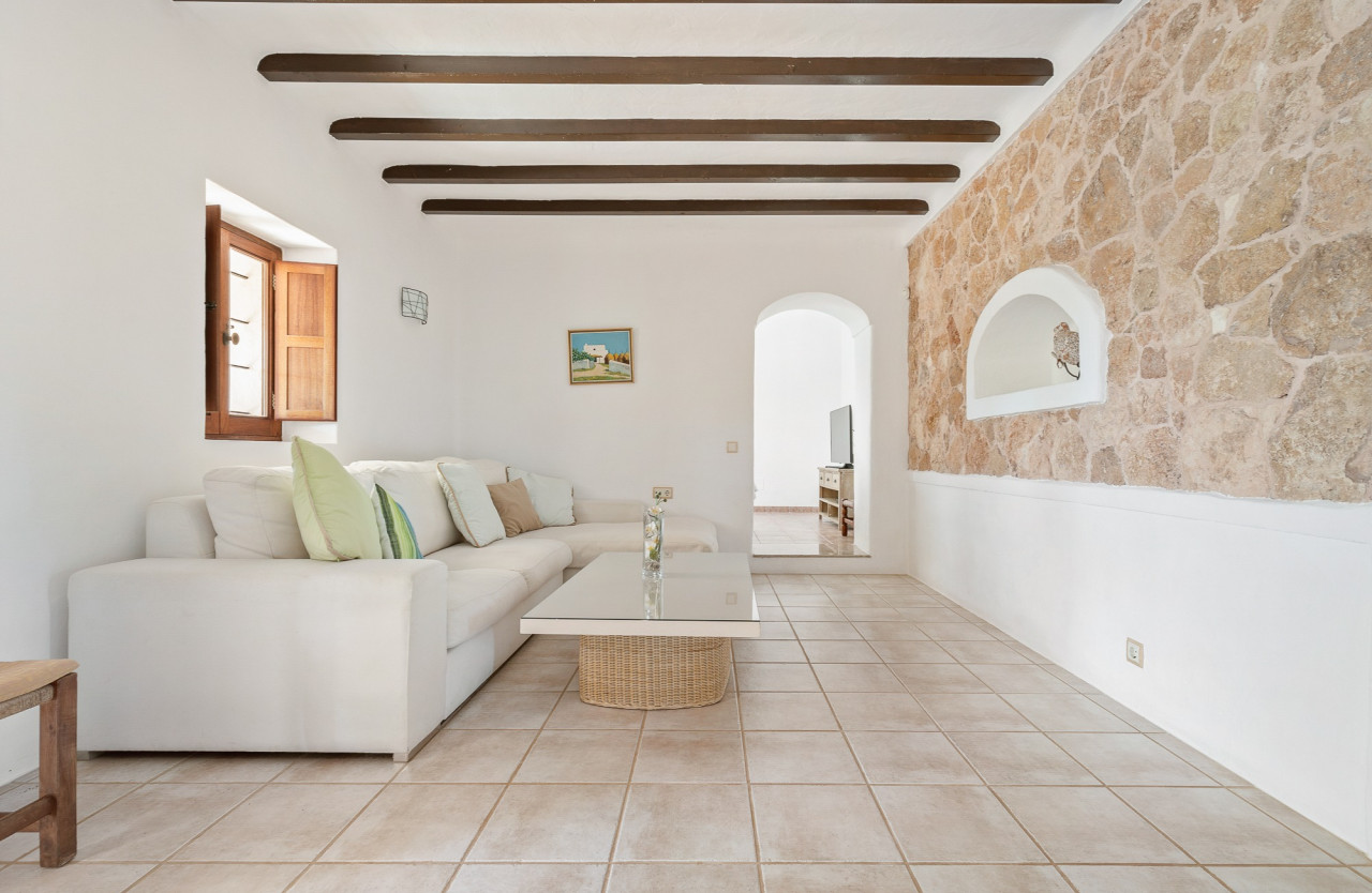 Traditional country Finca in a very convenient location a short distance from Santa Eulalia  - 34