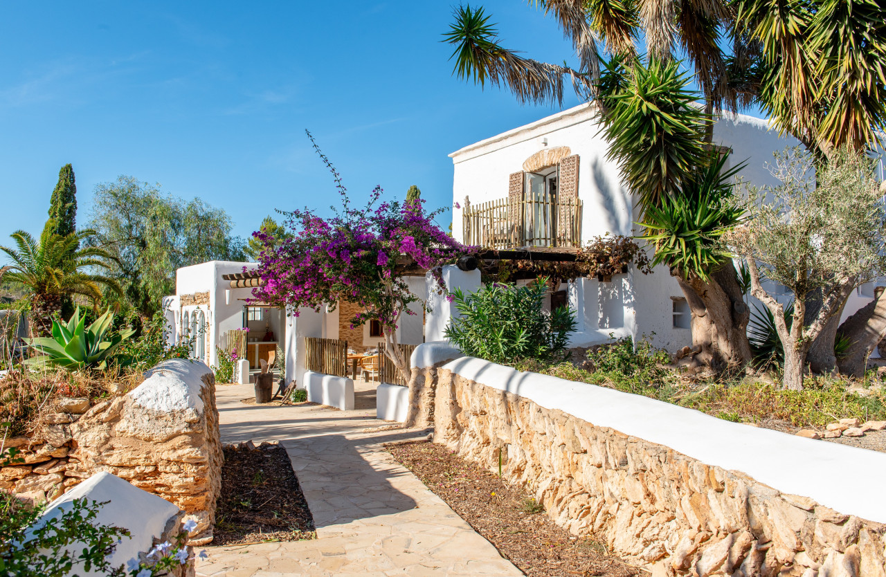 Enchanting finca nestled in the countryside between Santa Gertrudis and Ibiza - 12