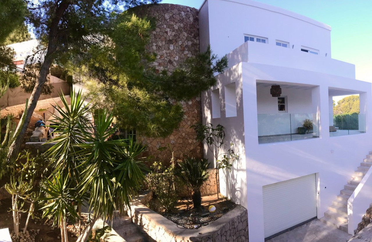 Elegant Mediterranean Villa recently refurbished  - 8