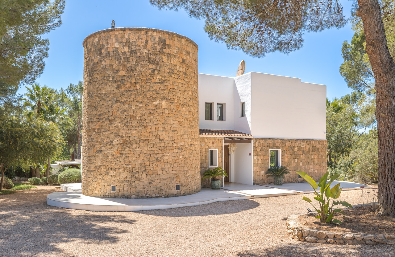 Wunderschöne Villa in einer sehr prestigeträchtigen Umgebung, nicht weit von Cala Jondal entfernt  - 18