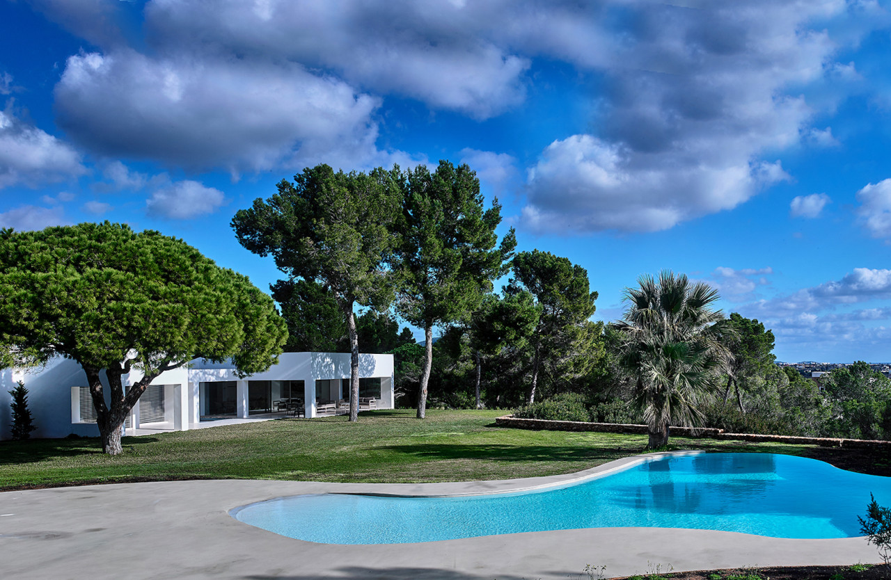 Moderne Luxusvilla mit atemberaubender Aussicht  - 2