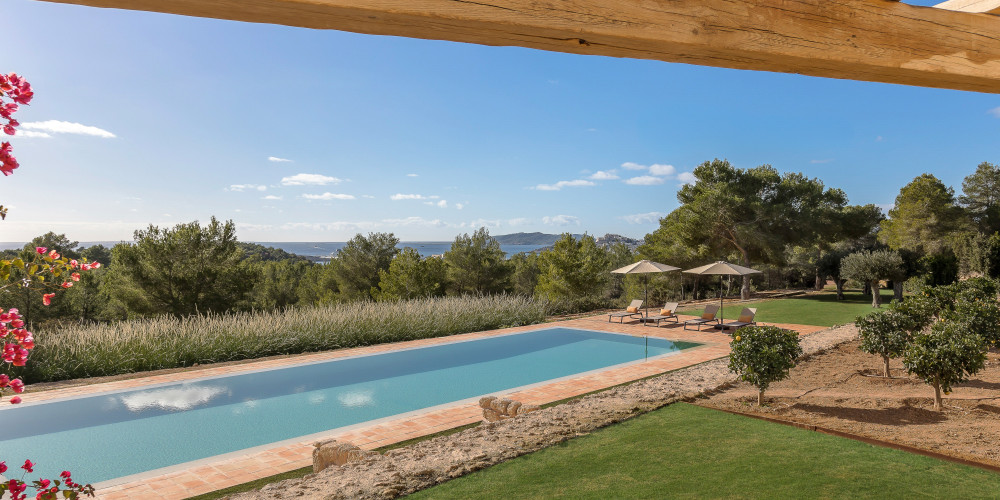 Neu gebaute stilvolle Villa mit Blick auf das Meer und Dalt Vila - 2