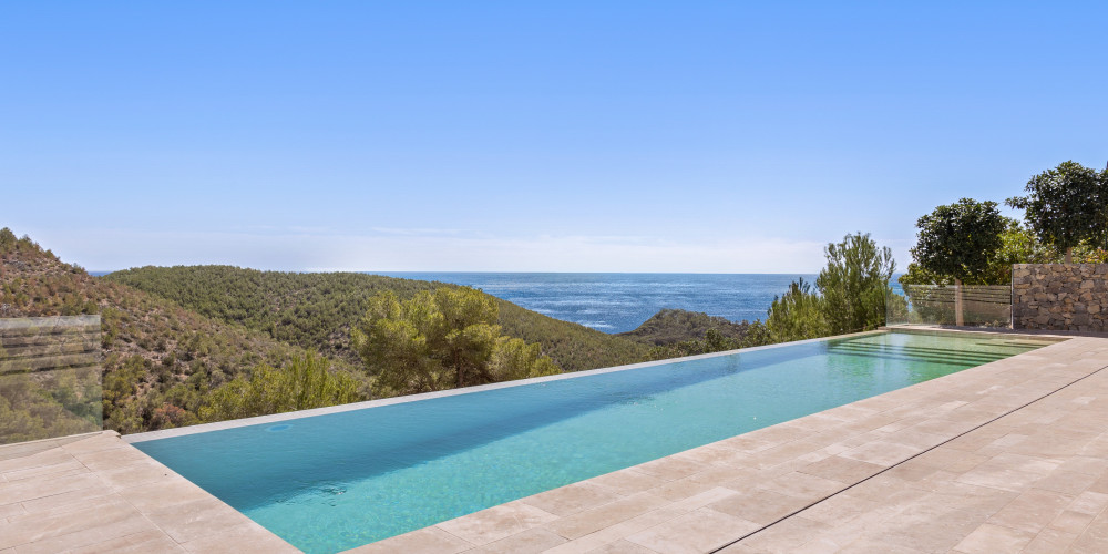 Villa de nueva construcción con vistas al mar - 1