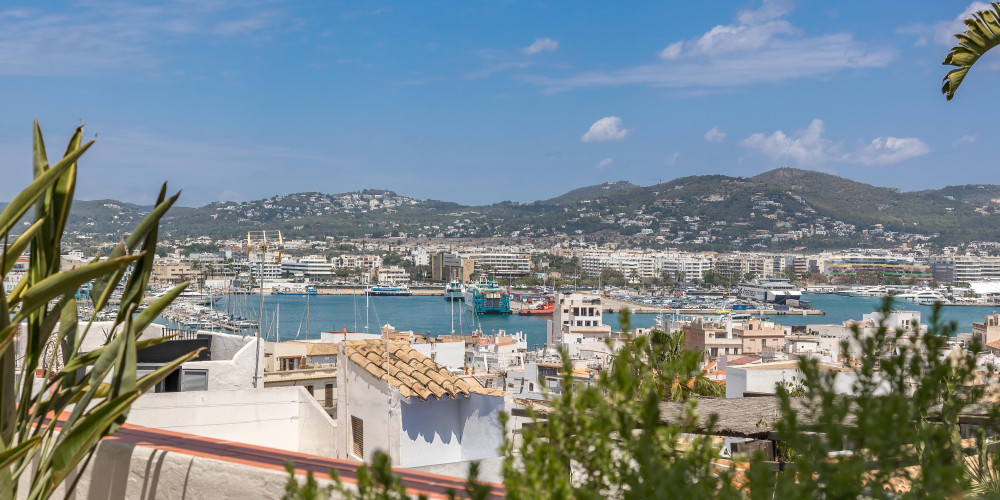 Residencia única en pleno centro de Dalt Vila - 1