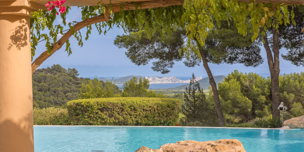 Luxuriöses Anwesen mit traumhaftem Pool und Meerblick - 1