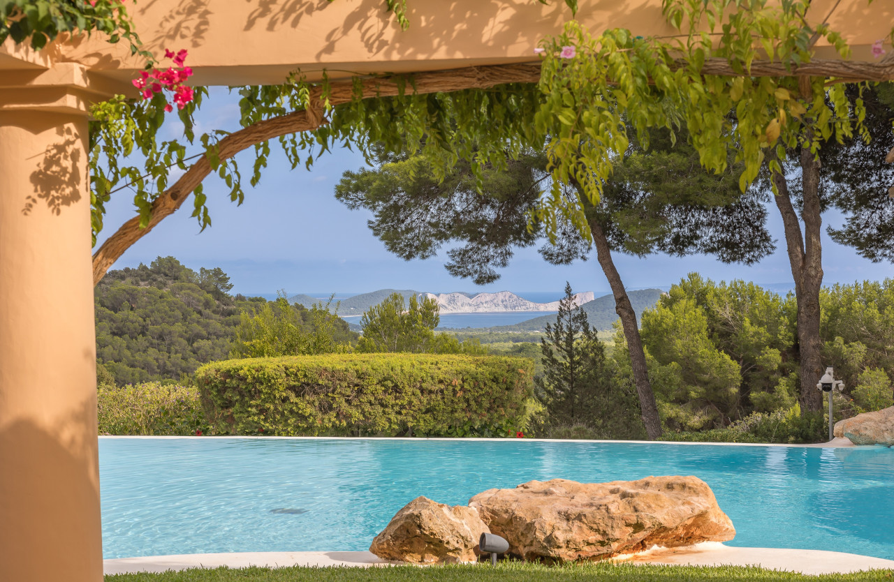 Luxuriöses Anwesen mit traumhaftem Pool und Meerblick - 1