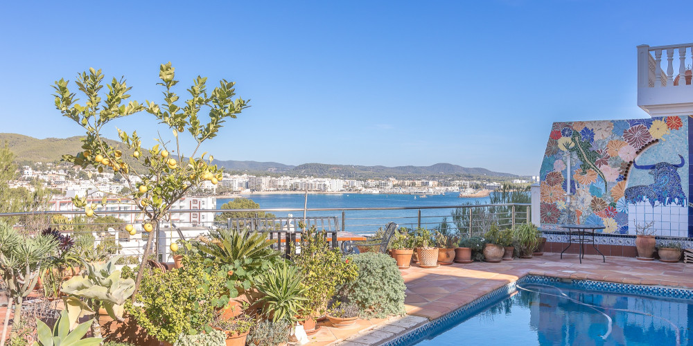 Lujoso ático con vistas al mar y gran piscina privada - 1