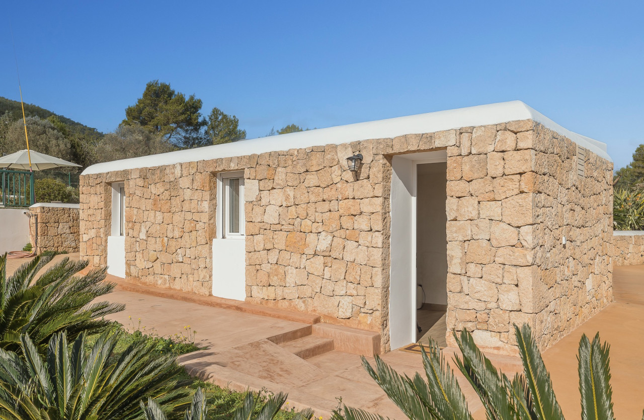 Finca with distant sea views in a quiet location - 22