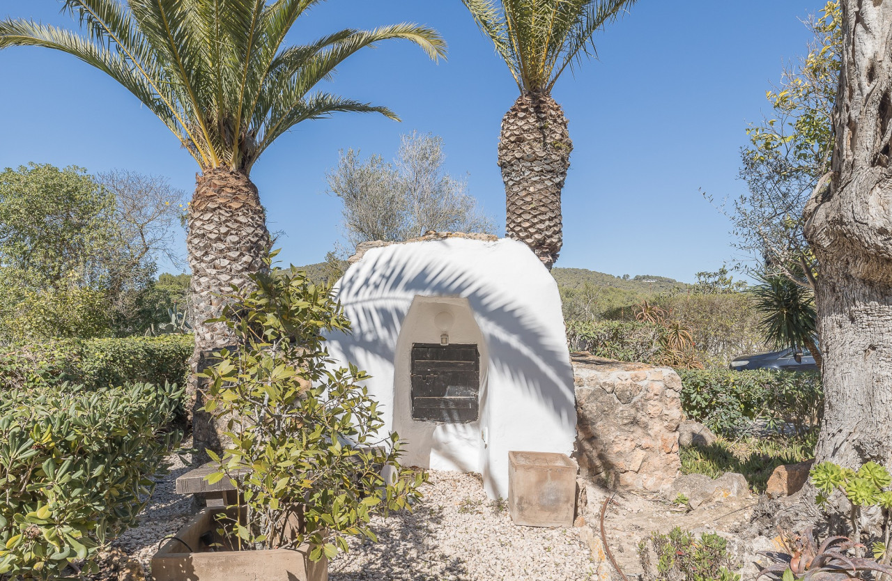 Finca tradicional con jardín de ensueño - 22