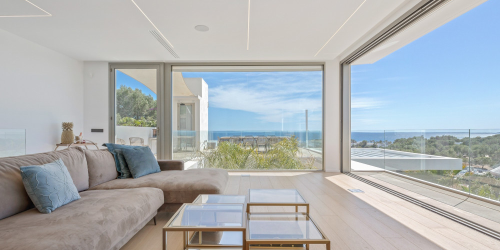 Modern villa with 180º panoramic sea views - 5