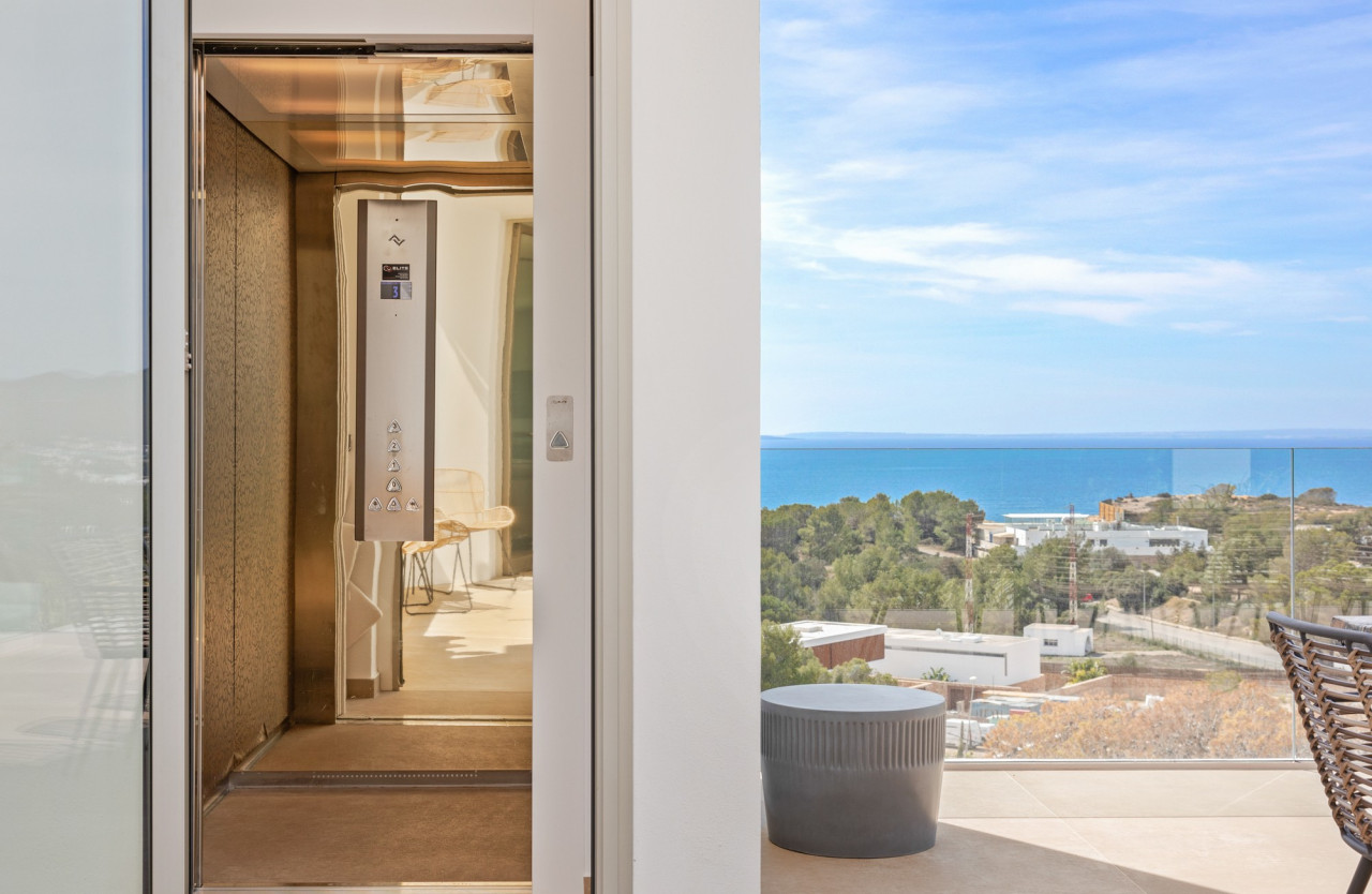 Moderne Villa mit 180º Panoramablick auf das Meer in Cap Martinet - 25