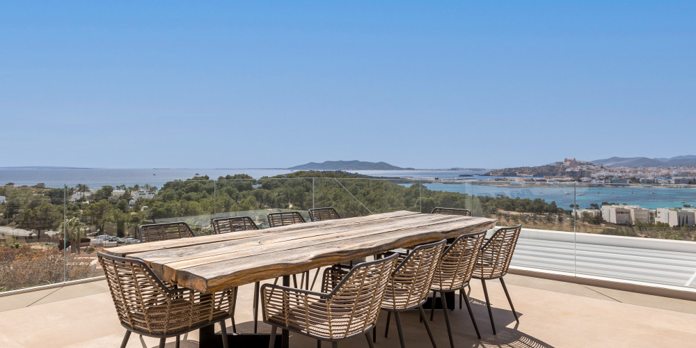 Villa moderna con vistas panorámicas al mar de 180º en Cap Martinet - 1