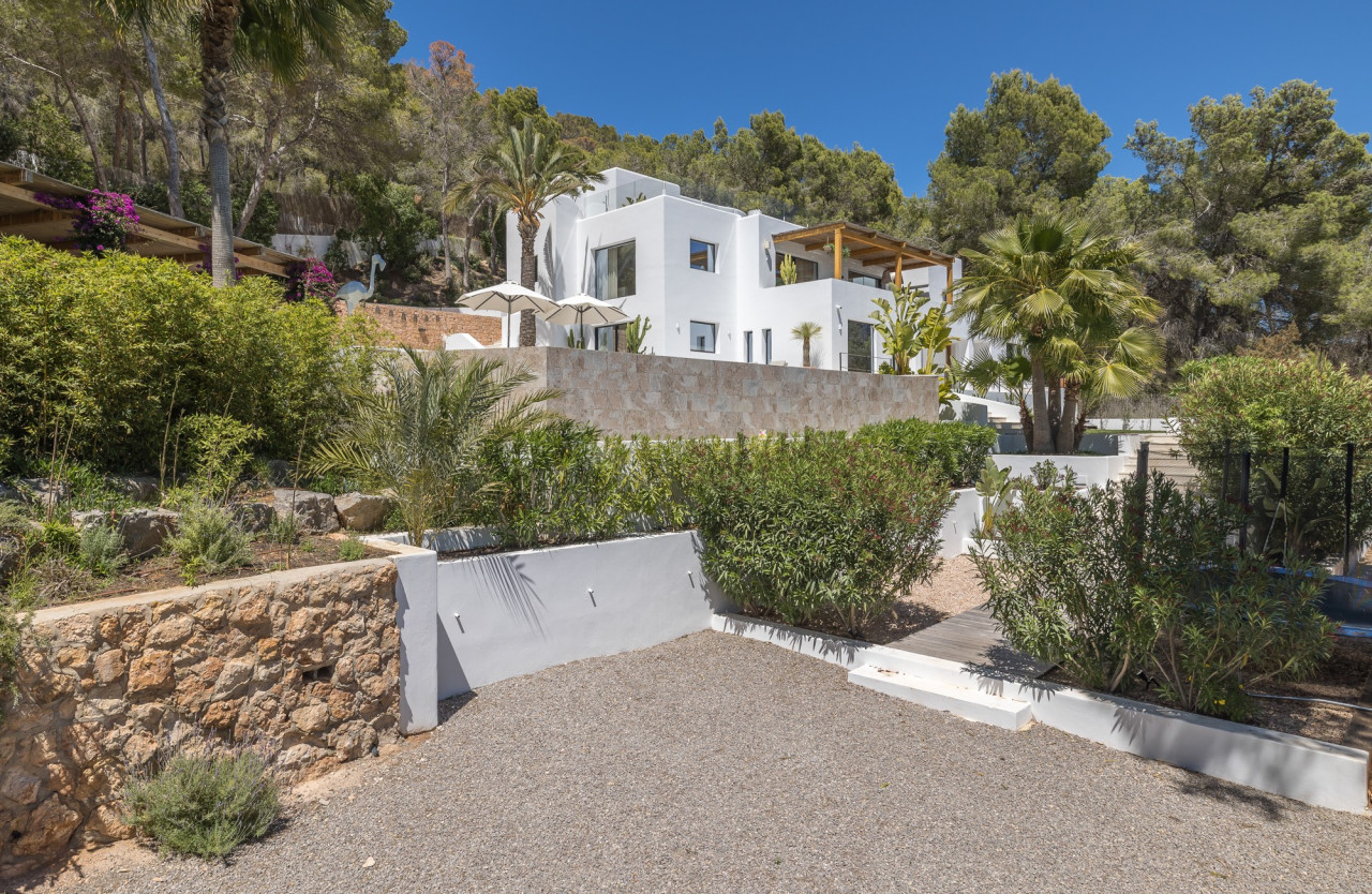 Moderne Villa mit schönem Garten und beeindruckendem Meerblick - 40