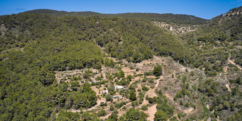 Finca romántica en la naturaleza con vistas panorámicas - 4