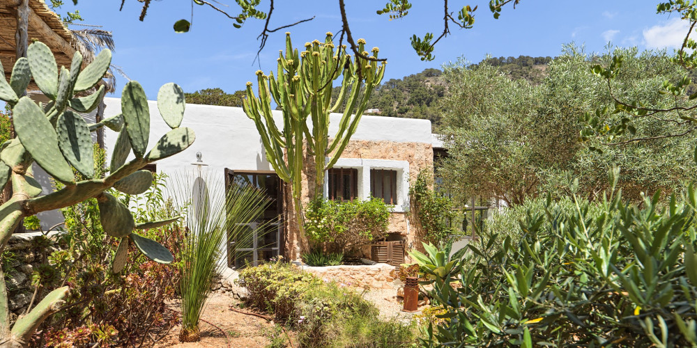 Finca romántica en la naturaleza con vistas panorámicas - 3