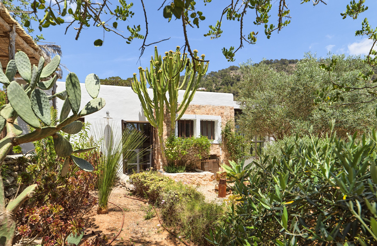 Finca romántica en la naturaleza con vistas panorámicas - 7