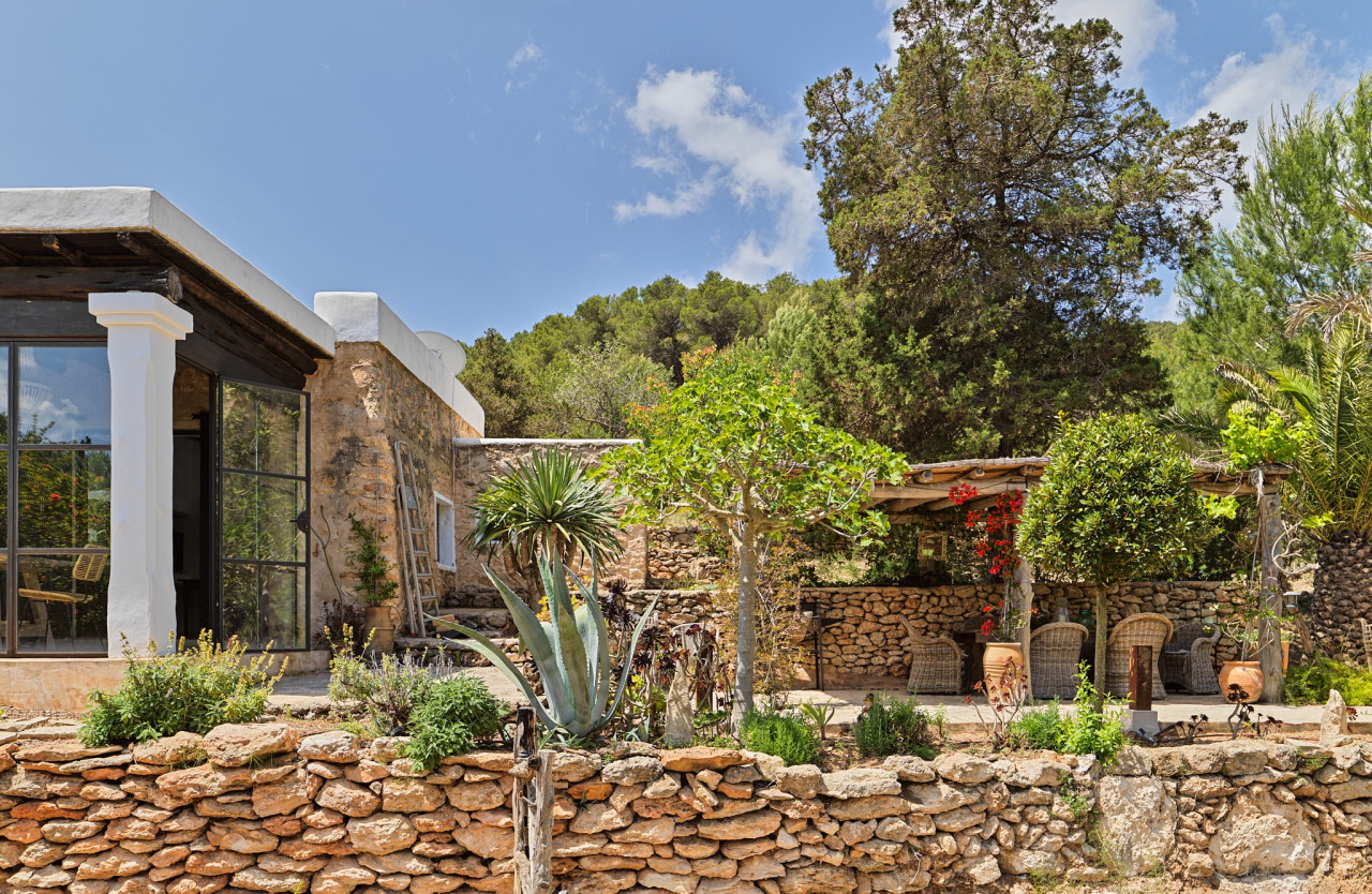 Finca romántica en la naturaleza con vistas panorámicas - 14