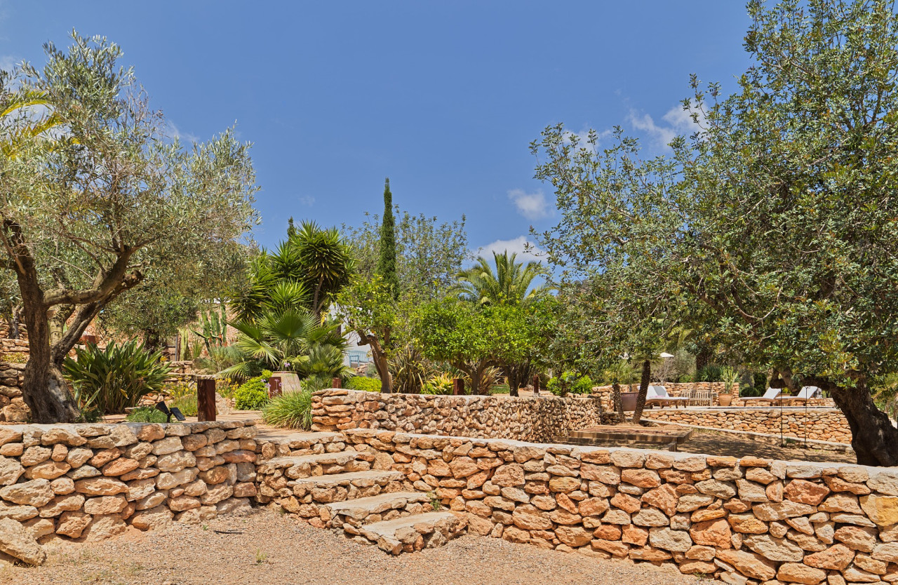 Finca romántica en la naturaleza con vistas panorámicas - 12