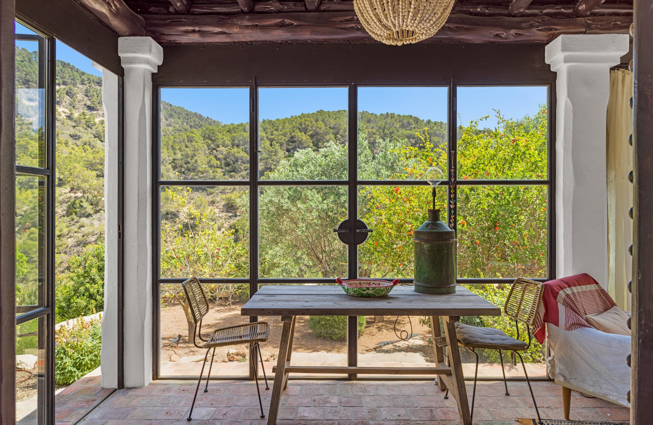 Finca romántica en la naturaleza con vistas panorámicas - 16