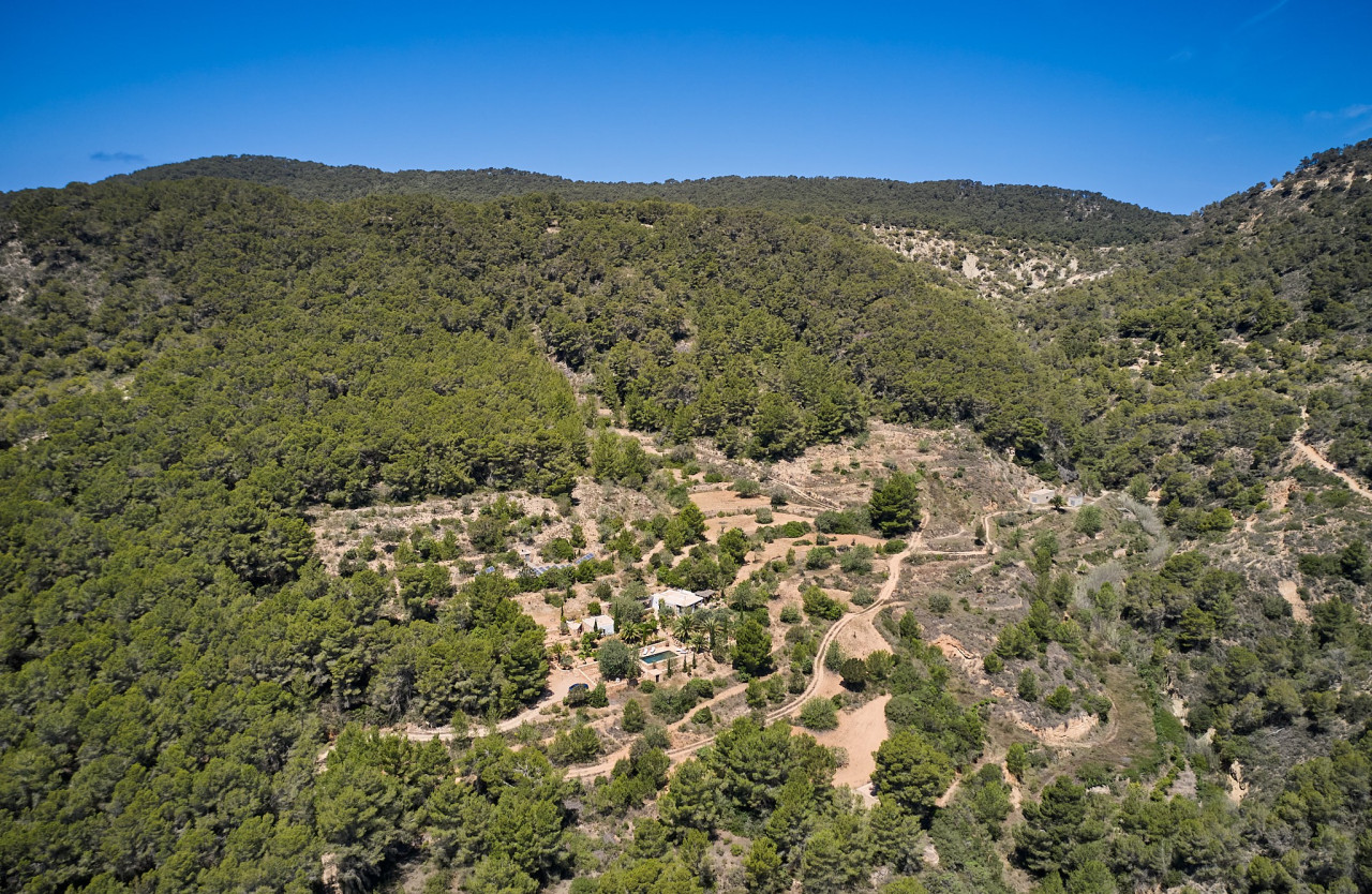 Finca romántica en la naturaleza con vistas panorámicas - 8