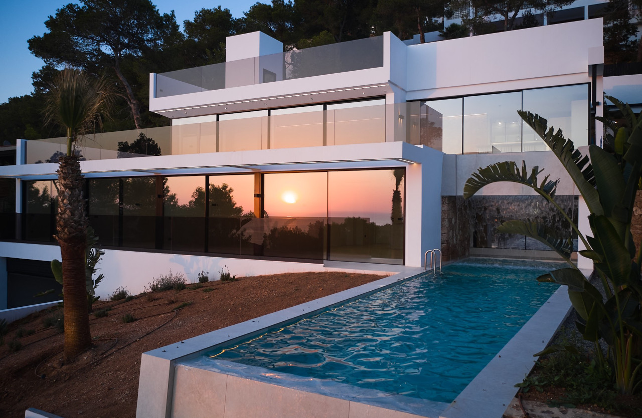 Nueva villa con piscina en cascada y vistas a la puesta de sol - 15