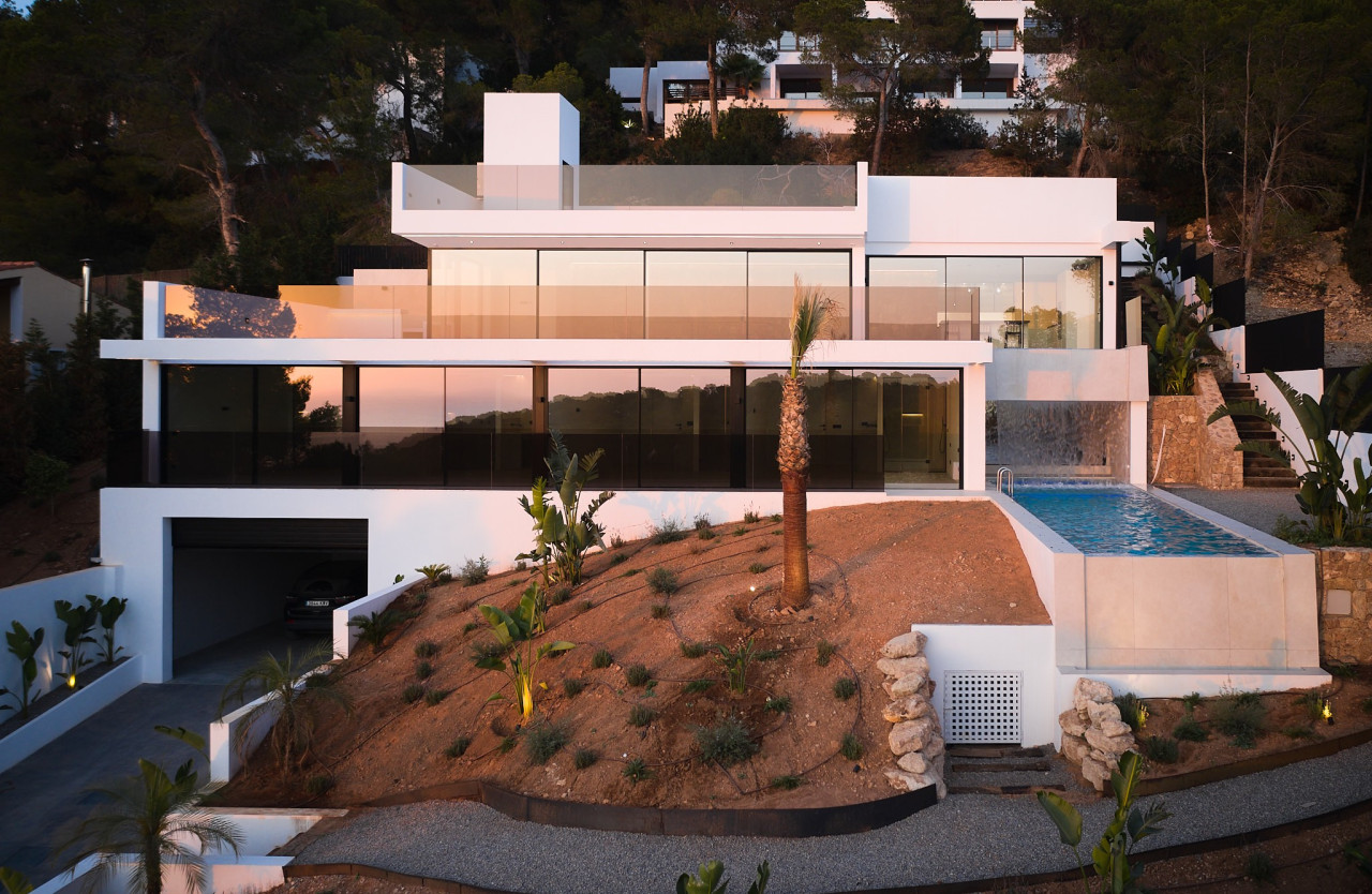 Nueva villa con piscina en cascada y vistas a la puesta de sol - 2