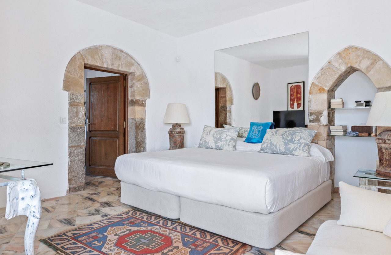 Exclusive apartment with large terrace in Dalt Vila - 9