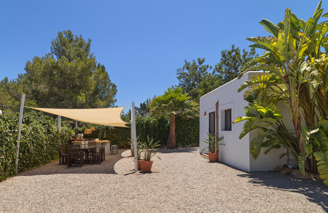 Perfectly maintained finca-style villa in central location - 15