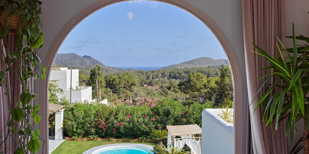 Renovierte Villa in ruhiger Lage mit Meerblick - 2