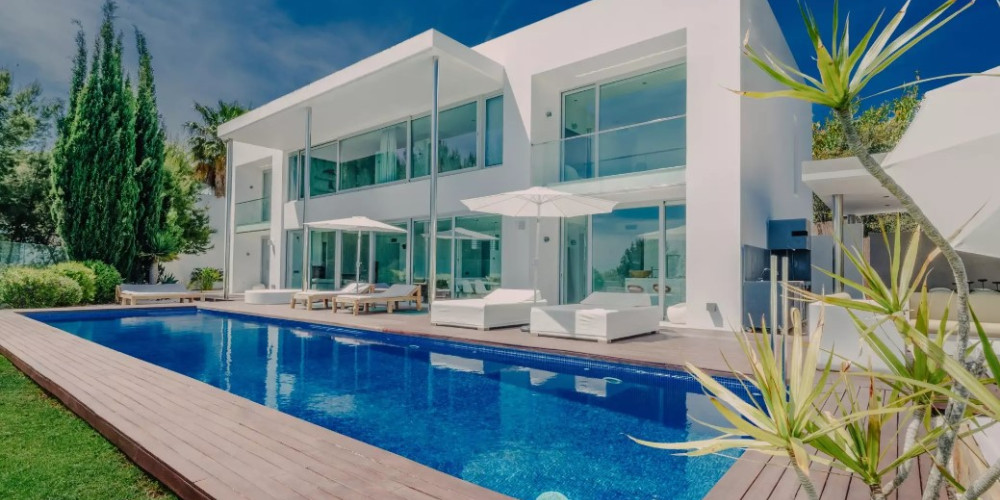 Luxurious Villa with rental licence and impressive sea views - 1