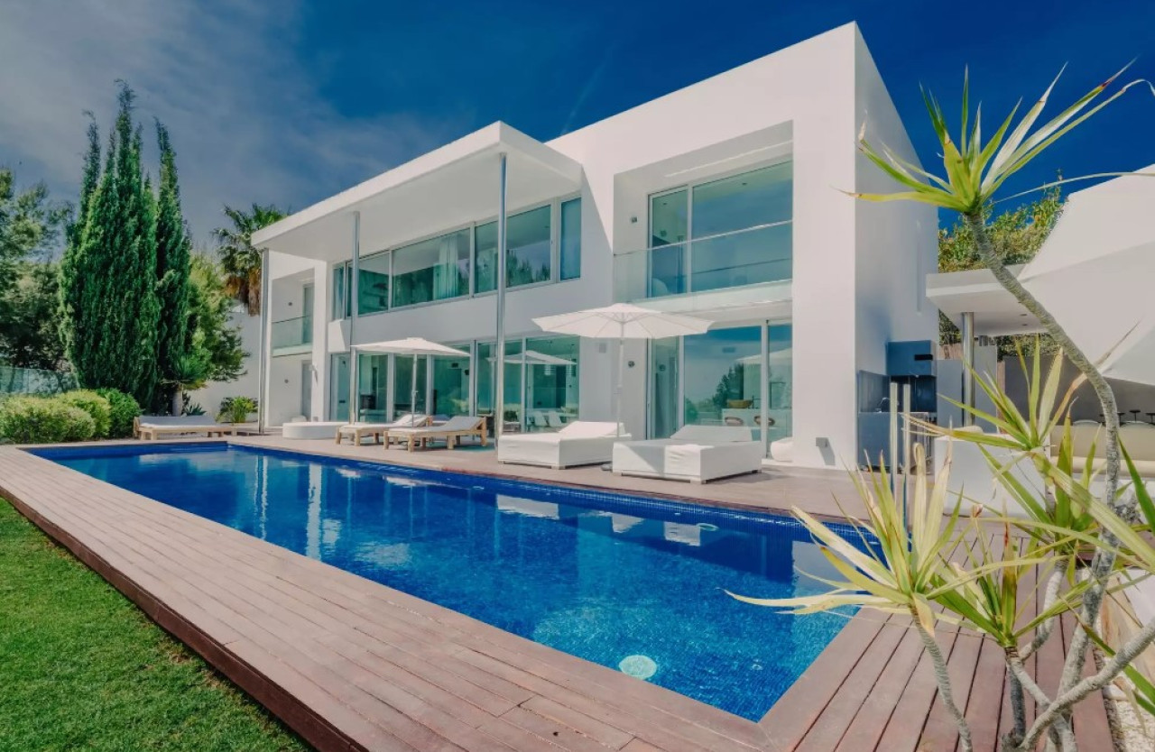 Luxuriöse Villa mit Vermietungslizenz beeindruckendem Meerblick - 1